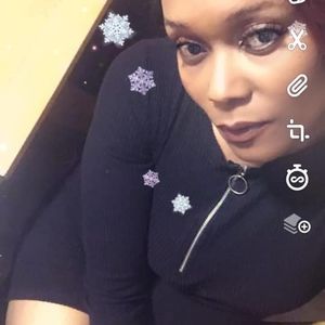 Meet your Posher, Charleana